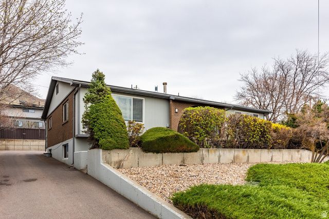 2025 S Broadmoor St, Salt Lake City, UT 84108 Main Photo