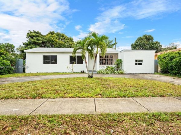 1130 NW 129th St , North Miami, FL 33168