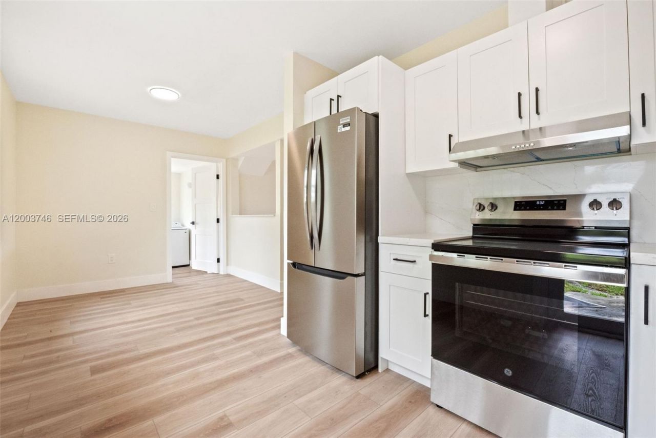 1130 NW 129th St, North Miami, FL 33168 Photo