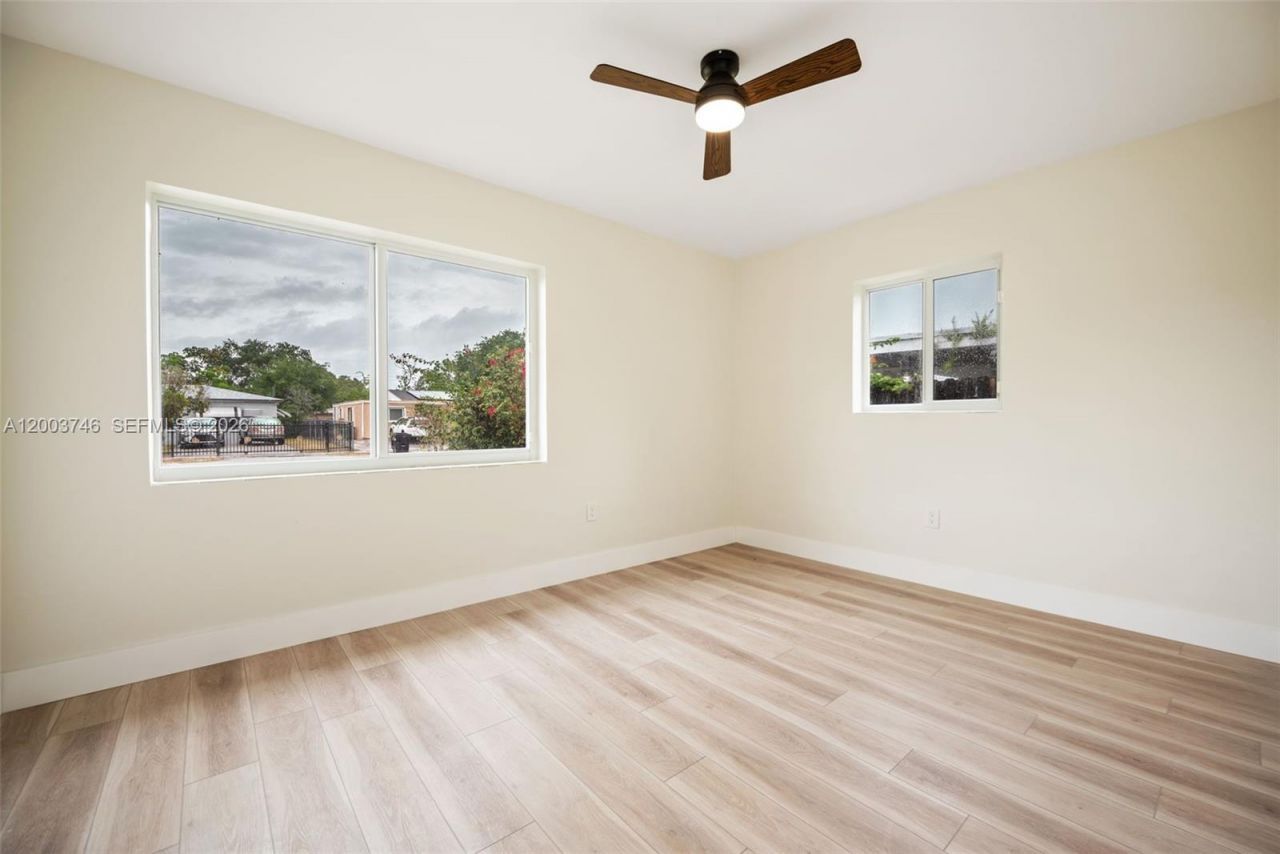1130 NW 129th St, North Miami, FL 33168 Photo