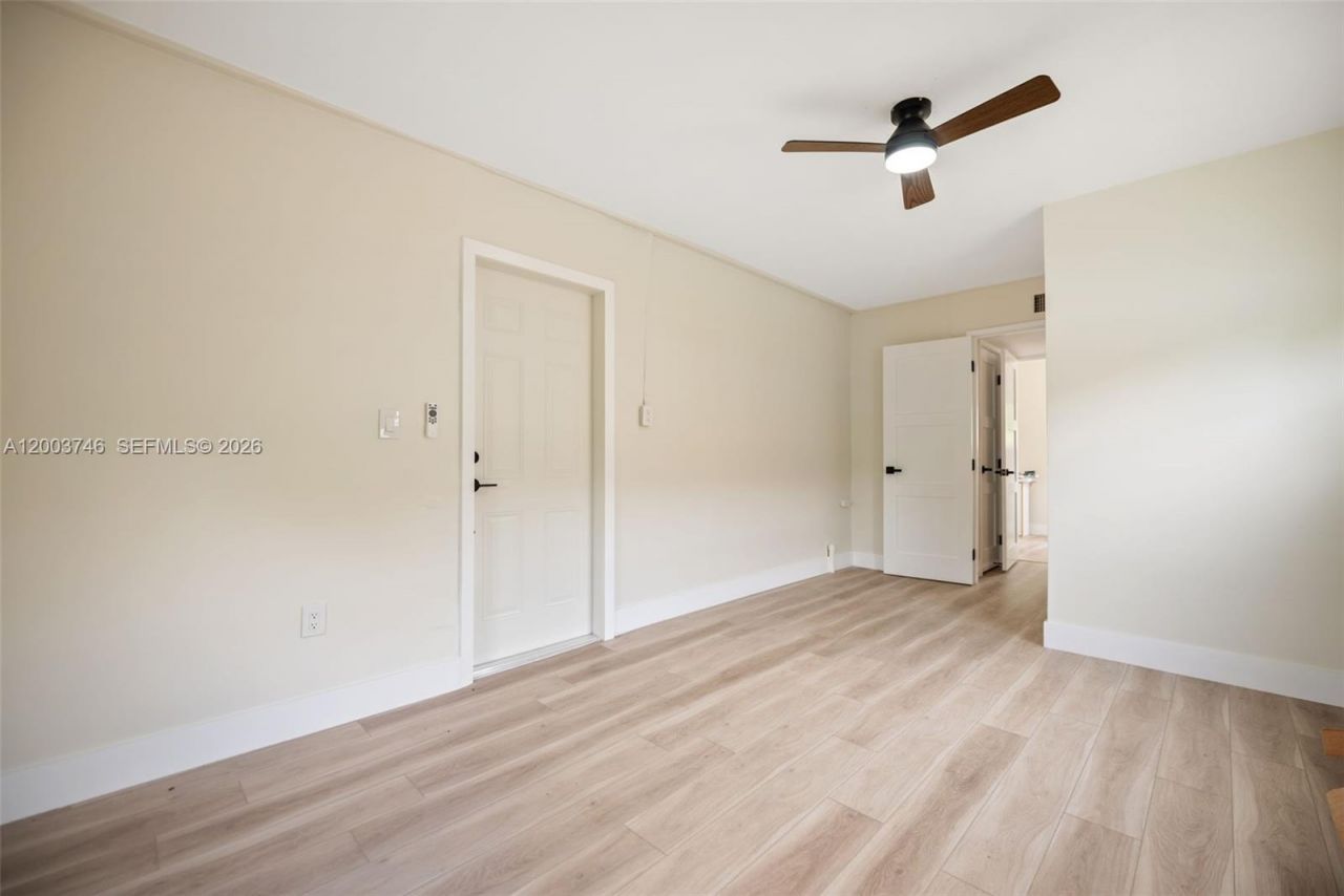 1130 NW 129th St, North Miami, FL 33168 Photo