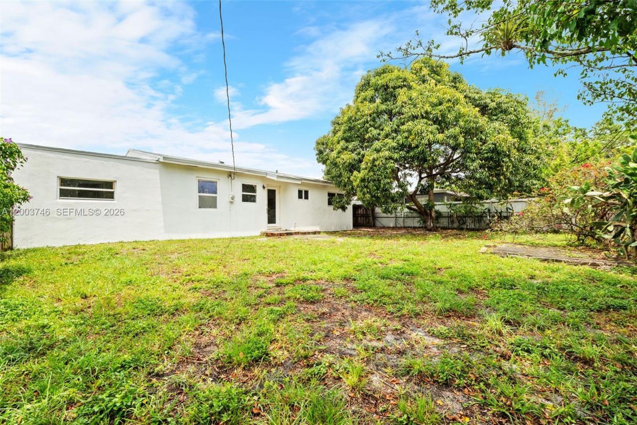 1130 NW 129th St, North Miami, FL 33168 Photo