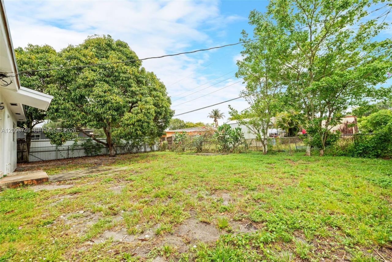 1130 NW 129th St, North Miami, FL 33168 Photo