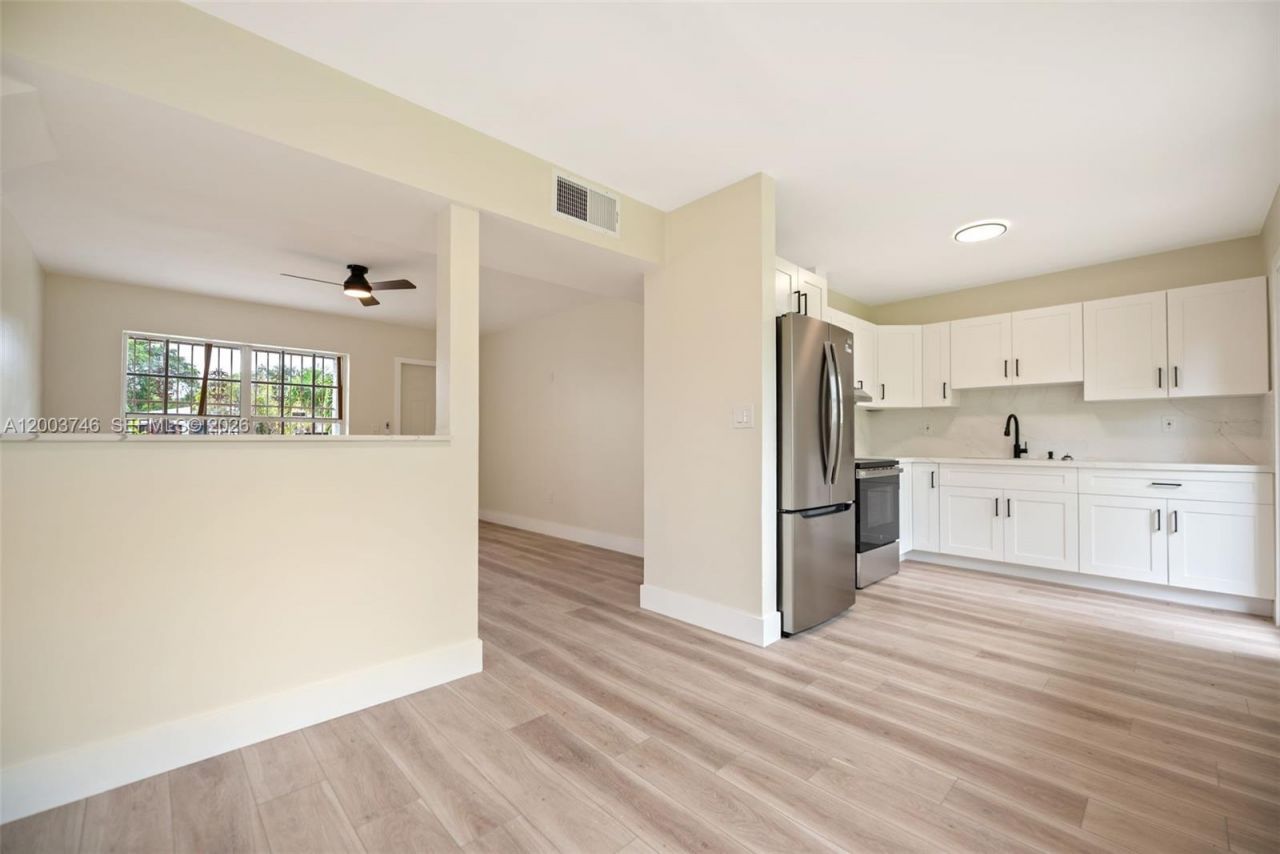 1130 NW 129th St, North Miami, FL 33168 Photo