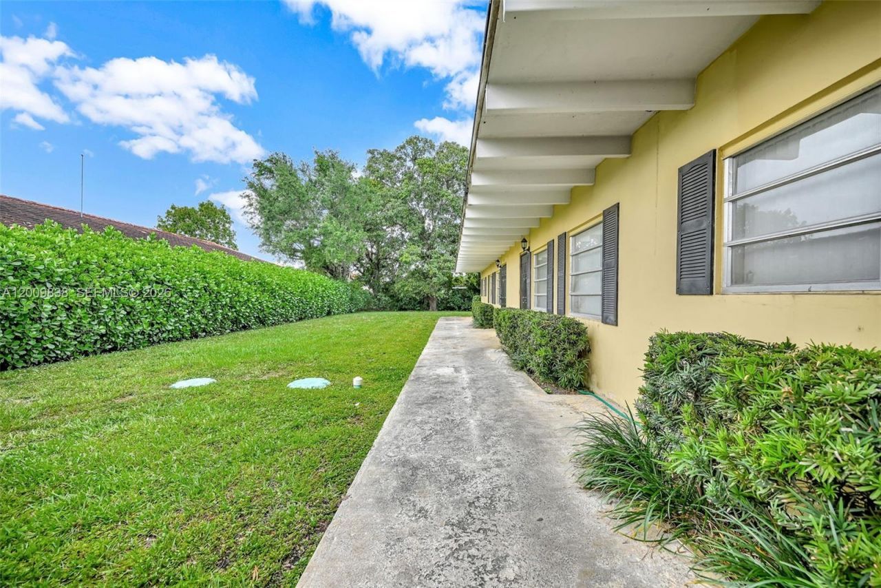 2225 SW 62nd Ct , Unit 2225, Miami, FL 33155 Photo