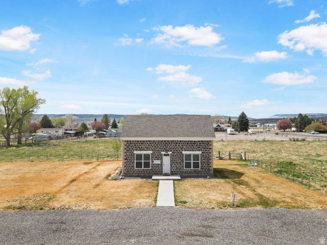 275 N 200 E, Loa, UT 84747 Main Photo