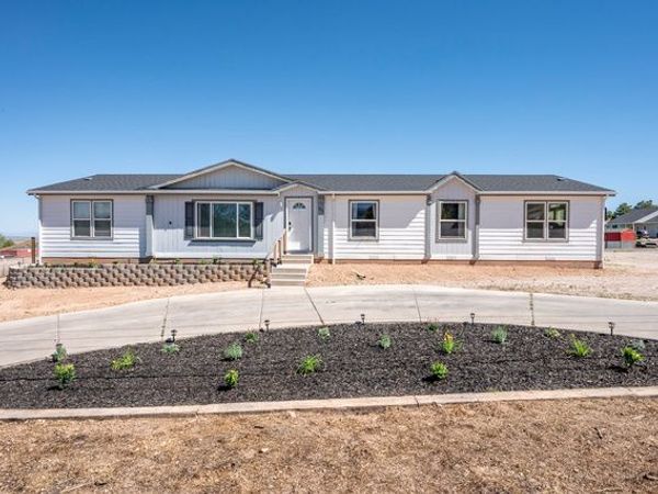 1637 E MIDVALLEY RD, Enoch, UT 84721