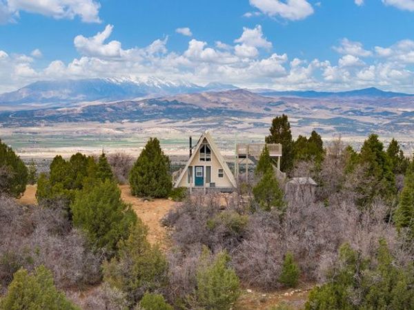 116 N OAK CREST DR E, Mt Pleasant, UT 84647