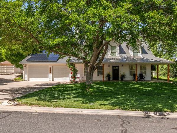 246 W MOUNTAIN CHARM RD , Toquerville, UT 84774