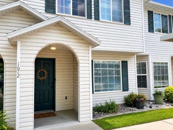 1672 S CANYONWOODS DR E, Ogden, UT 84404
