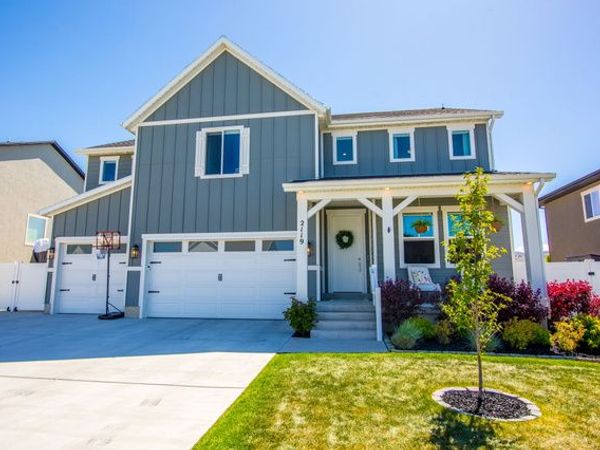 2119 S MOUNTAIN VIEW BLVD E, Woods Cross, UT 84087