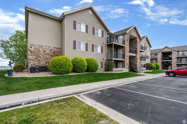 37 W Ridge Rd, Saratoga Springs, UT 84045 Main Photo