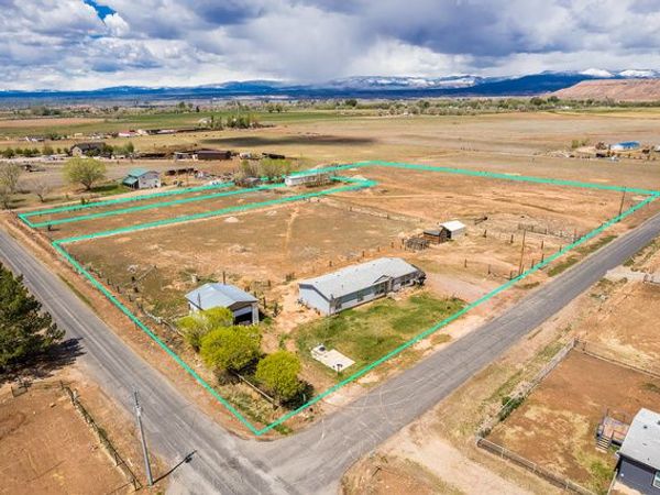11465 E 6000 N, Lapoint, UT 84039
