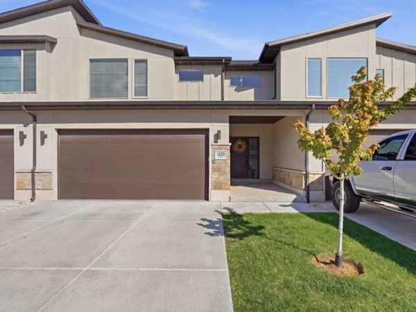 1820 S COURTNEY WAY, Unit 2, West Haven, UT 84401