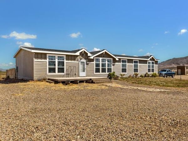 821 E 3250 , Newcastle, UT 84756