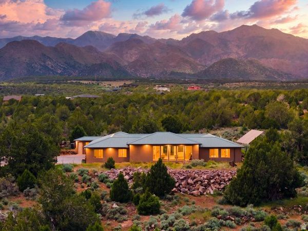 3823 S OLD HIGHWAY 91 , New Harmony, UT 84757