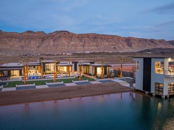 4242 S WAKE ST, Hurricane, UT 84737