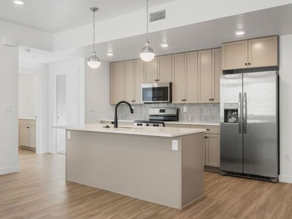 226 N CLIFF SLIDE DR , Unit L100, Hurricane, UT 84737