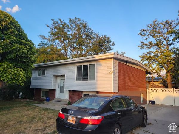 4533 S KNIGHTSBRIDGE RD , Taylorsville, UT 84129
