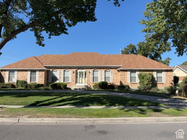 5882 S MEADOWCREST DR , Murray, UT 84107