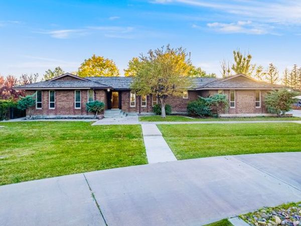 2267 SEGO LILY DR, Wellington, UT 84542