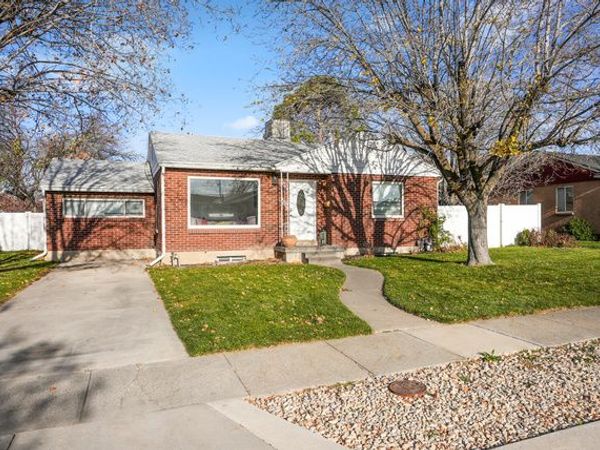 5749 S MCMILLAN CIR , Murray, UT 84107