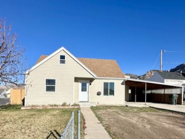 319 CARSON AVE , East Carbon, UT 84520