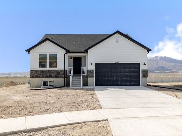 4463 N BROADSWORD LN , Unit 101, Eagle Mountain, UT 84005