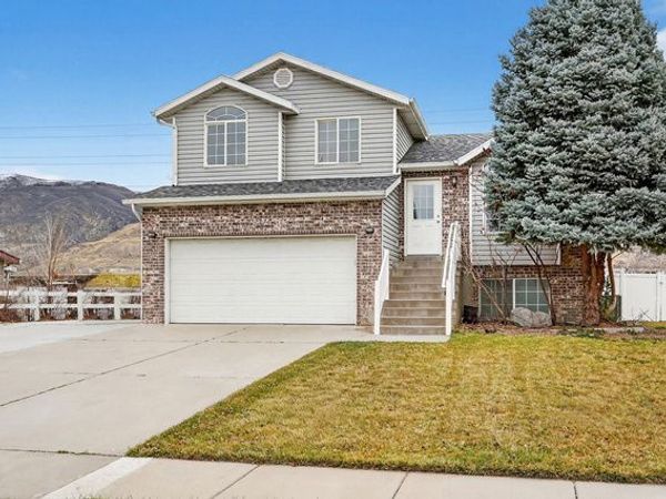 1520 N 550 W, West Bountiful, UT 84087