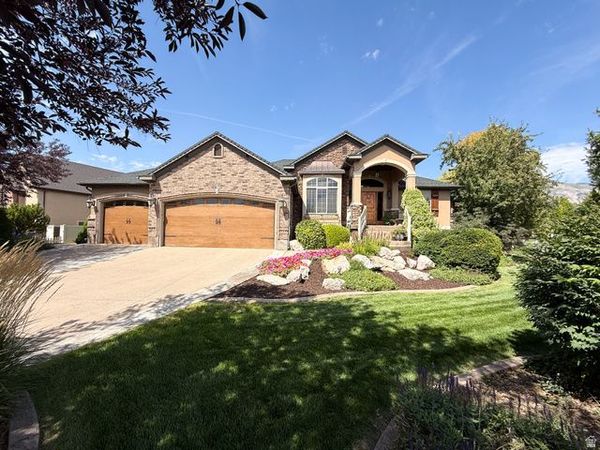 1076 W MOUNTAIN ORCHARD DR , Pleasant View, UT 84414