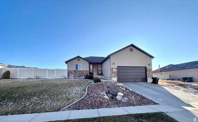 2126 E Ravine Rd, Enoch, UT 84721 Main Photo