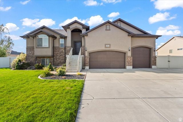 2581 W 2825 N, Farr West, UT 84404 Main Photo