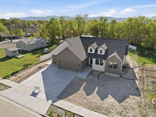 8035 N PARK MEADOW LN E, Unit 2, Lake Point, UT 84074