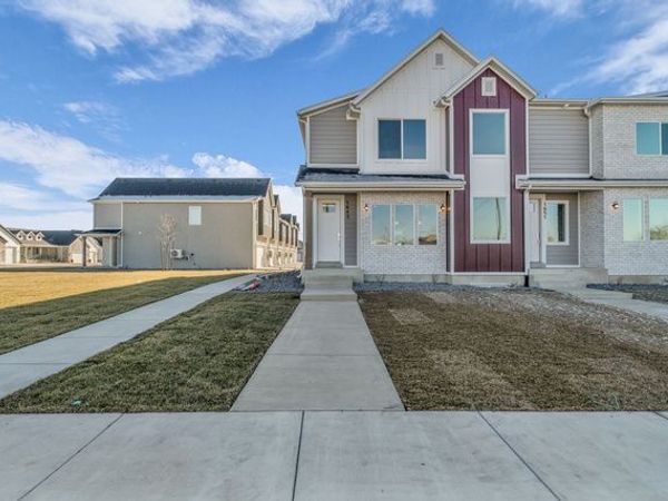 1643 W 2700 S, Unit 216, Syracuse, UT 84075
