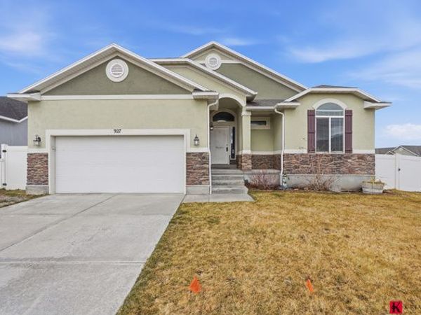 927 N PETRO DR W, Tooele, UT 84074