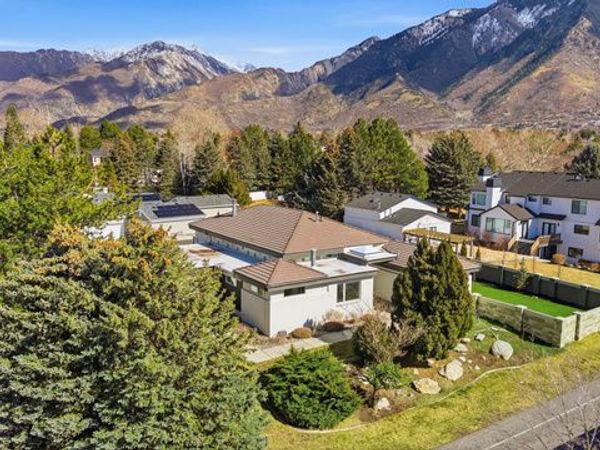 1 QUIETWOOD LN , Sandy, UT 84092