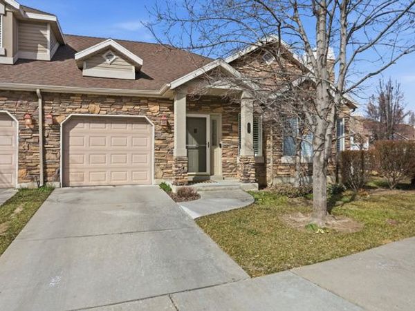 623 E CLEARWATER DR , Unit 15, Layton, UT 84041