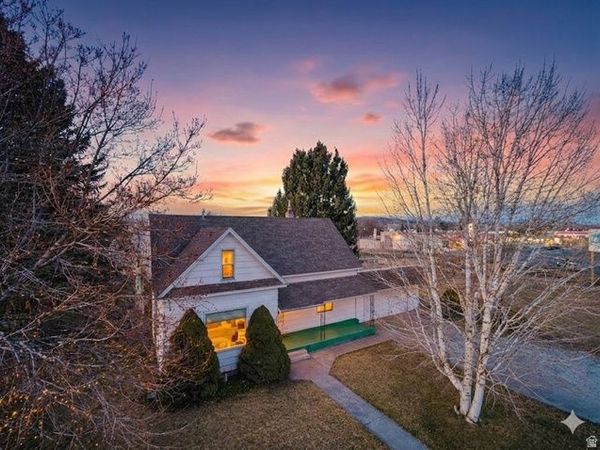 19 N MAIN , Levan, UT 84639