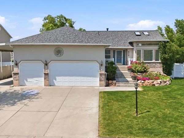 208 N LAKEVIEW W, Stansbury Park, UT 84074
