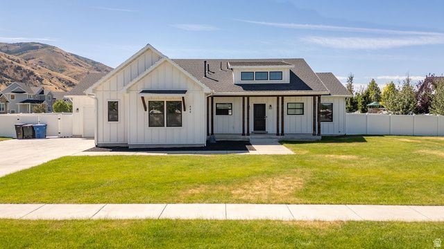 444 E 100 N, Millville, UT 84326 Main Photo