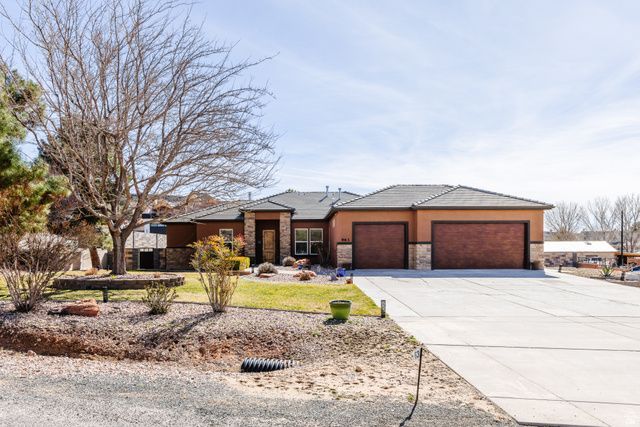 963 W Sapphire Dr. , Diamond Valley, UT 84770 Main Photo