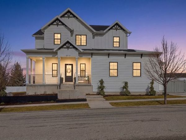 724 W 50 N, Hyrum, UT 84319