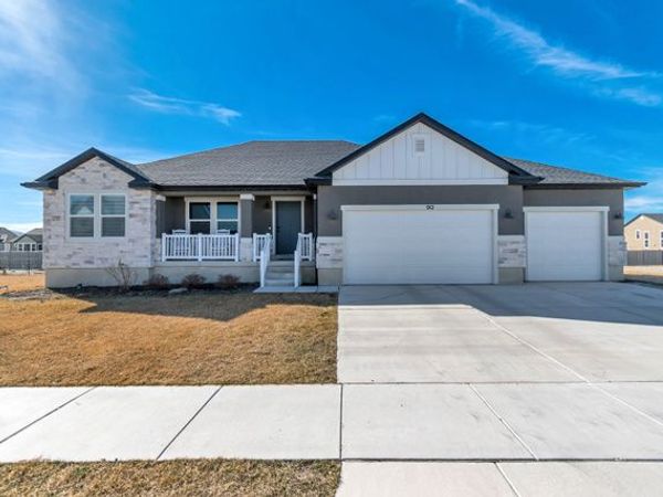 90 E CRANER PEAK DR, Eagle Mountain, UT 84005
