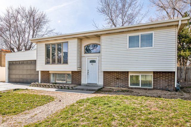 9822 S Darin Dr , Sandy, UT 84070 Main Photo