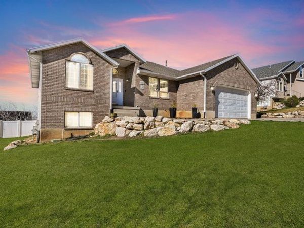 3643 LAKEVIEW DR , North Ogden, UT 84414