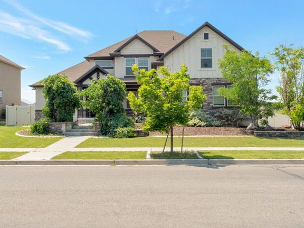 951 W GRIZZLY WULFF DR , Bluffdale, UT 84065