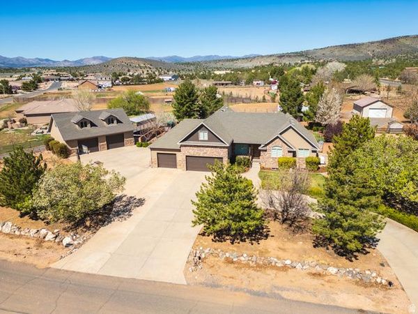 346 W CANYON TRAILS DR , Dammeron Valley, UT 84783
