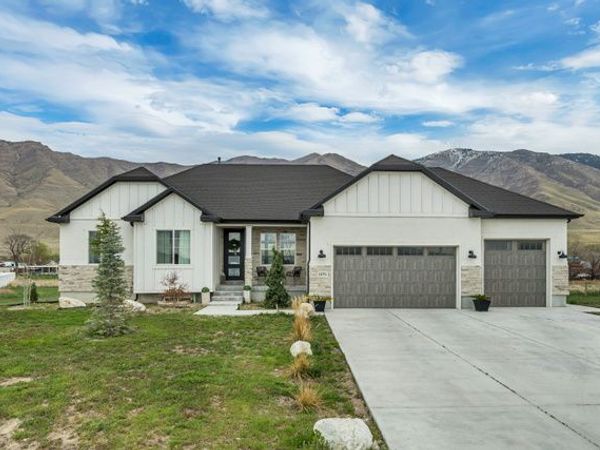 1676 E COREYS CT , Lake Point, UT 84074