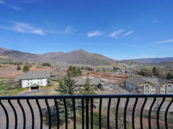 882 W SCHNEITTER CIR, Midway, UT 84049