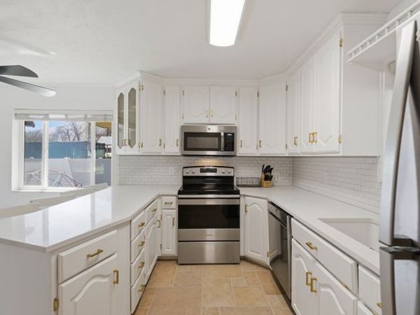 2710 E CANYON RD, Spanish Fork, UT 84660